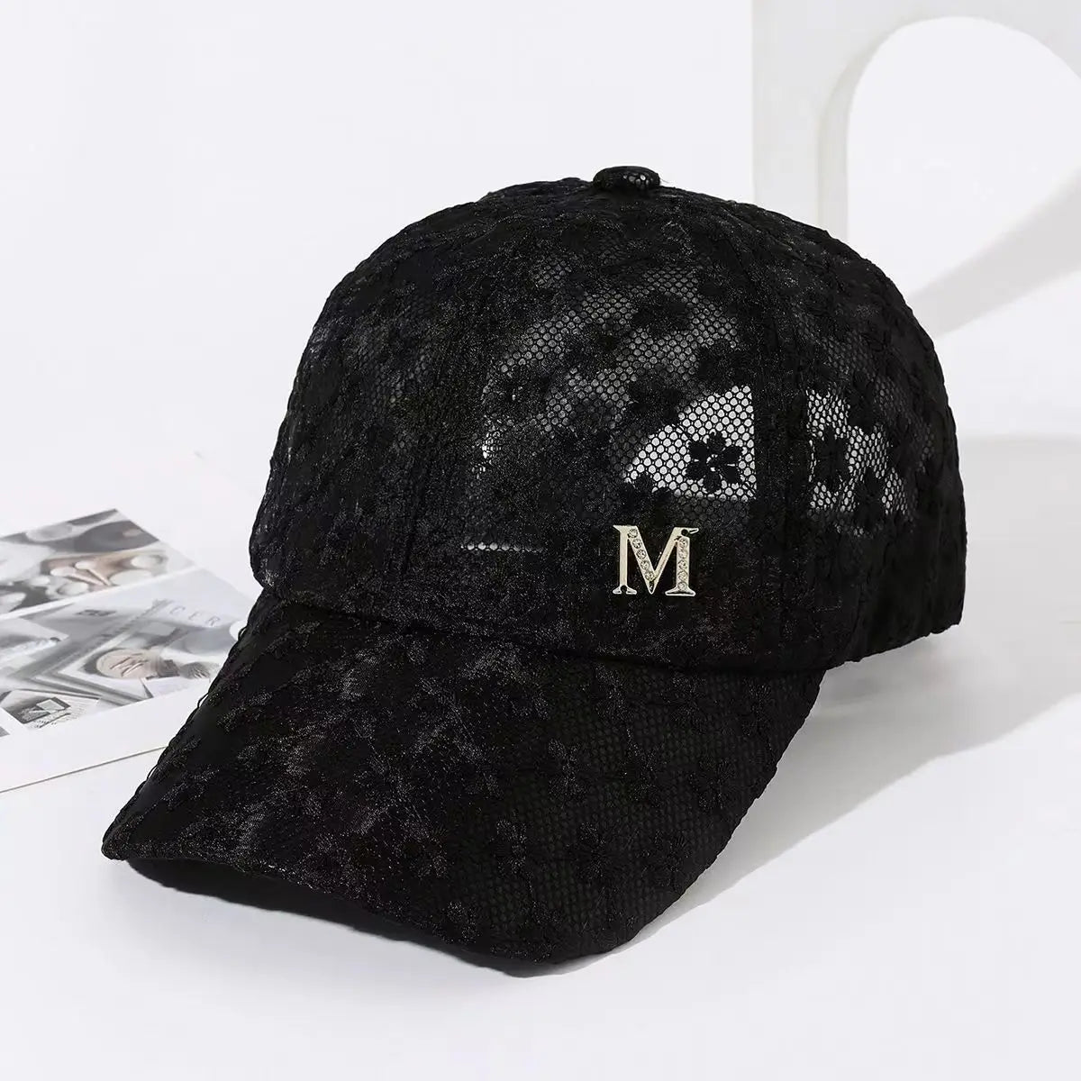 Boné Feminino com Renda Floral