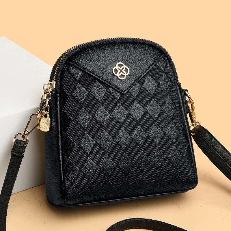 Bolsa de Ombro com Estampa em Losangos