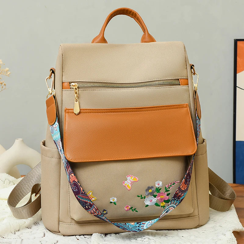 Mochila com Design Bordado