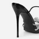 Sandálias com Tira Fina de Cristais Prateados